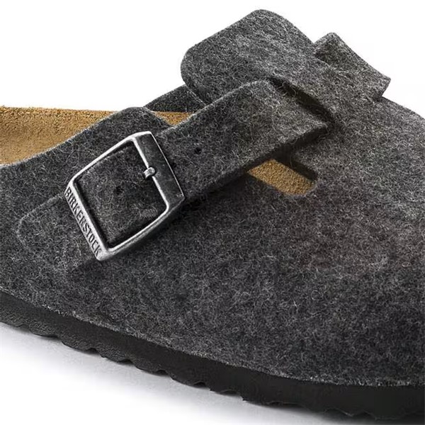 Birkenstock Boston natikač iz filca v sivi barvi kopito regular 160371