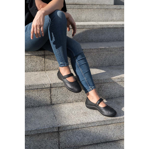 Arcopedico ženski čevlji črni 4616